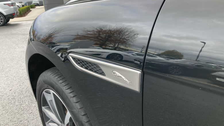 Jaguar F-Pace 2.0 D200 R-Dynamic SE 5dr Auto AWD Diesel Estate